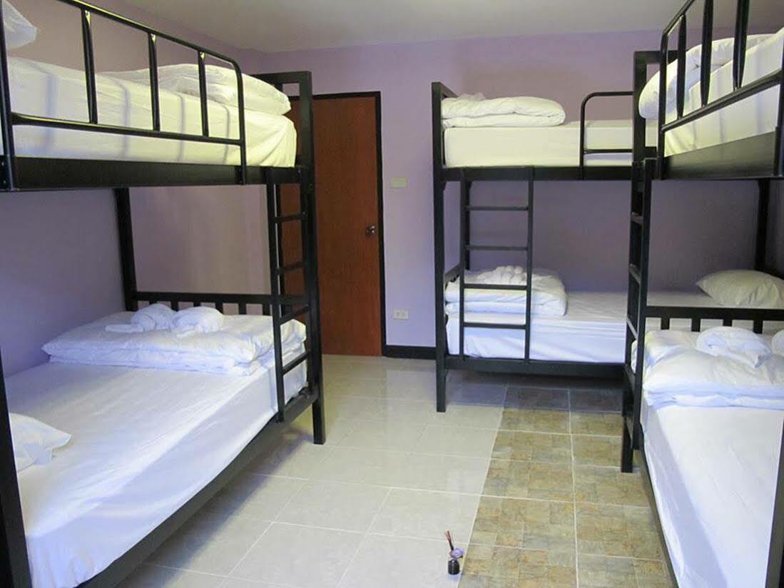 Why Not House Hostel Τσιάνγκ Μάι Εξωτερικό φωτογραφία