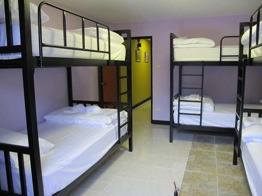Why Not House Hostel Τσιάνγκ Μάι Εξωτερικό φωτογραφία
